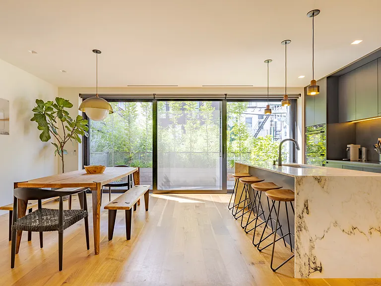 32 Frost St #THM — Photo 17