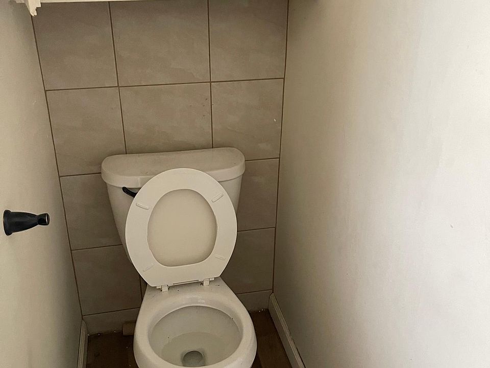 1st image of 631 1/2 Cameo St