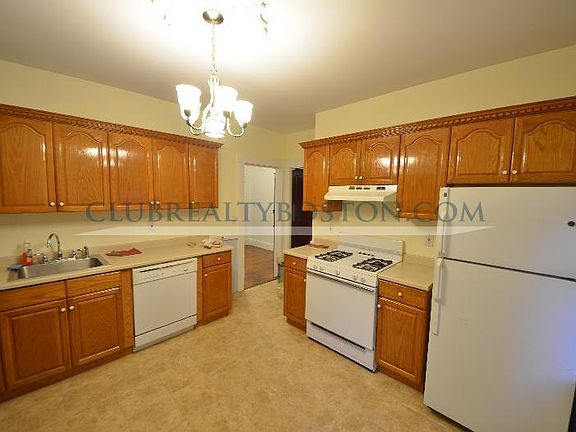 2nd image of 45 Fairbanks St