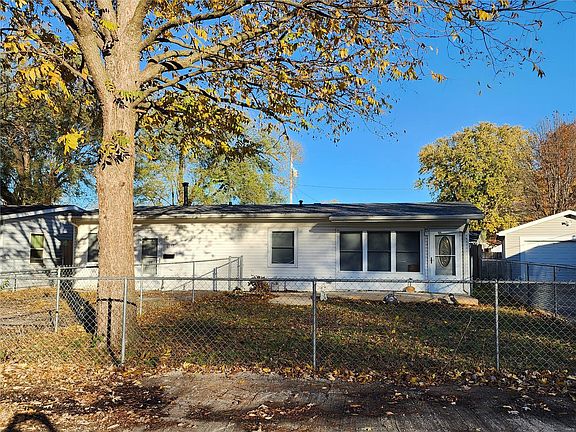 3rd image of 2137 Bern Ave