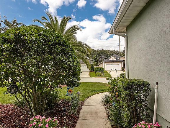 4th image of 821 Bonaire Cir