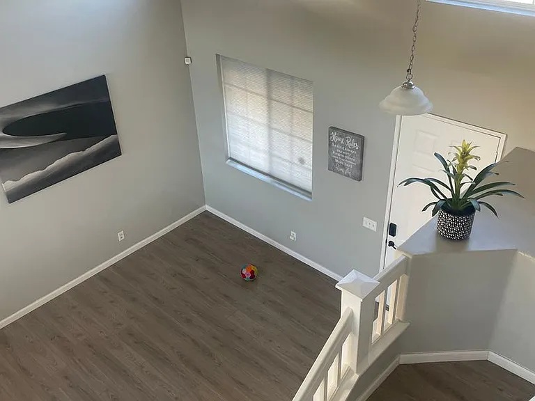 5449 Essex Dr — Photo 4