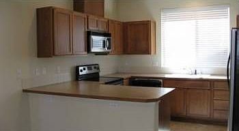 5th image of 8545 Capstan Dr NE