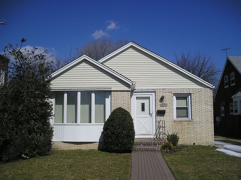 1st image of 333 E Park Ave