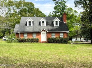 1112 Burgundy Dr, Lucedale, MS 39452