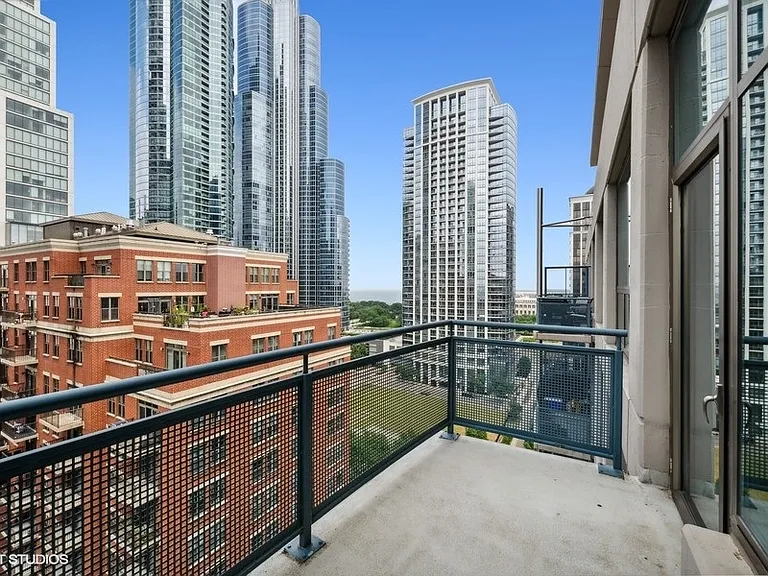 125 E 13th St #1303 — Photo 16