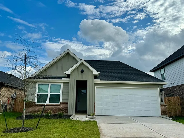 1631 Solana Dr — Photo 2