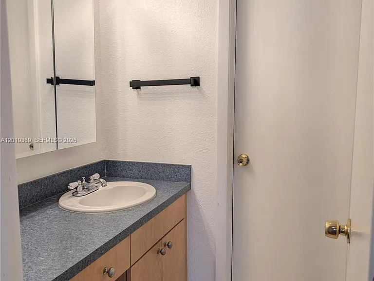 1900 Diana Dr #3E — Photo 32