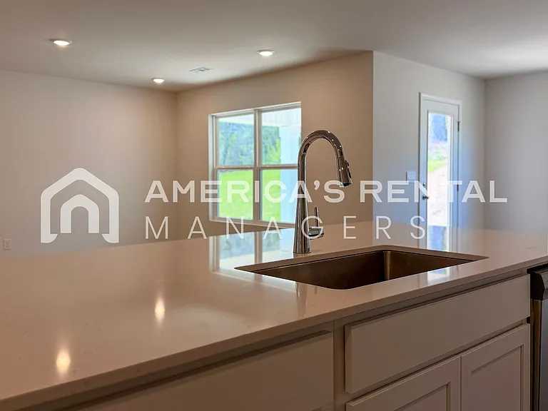 9908 Sequoyah Cove Dr SE — Photo 18