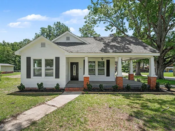207 Old Post Rd, Erwin, NC 28339