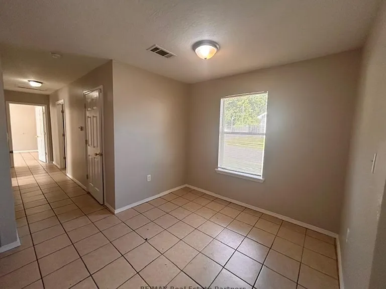 28 Bentley Brooke Ln — Photo 5