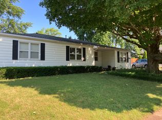 233 Magnolia Dr, Bloomington, IL