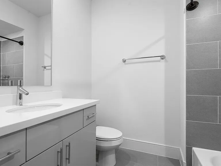 1211 Hickory St #E — Photo 15