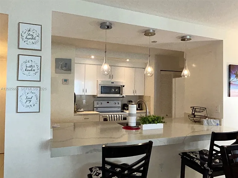 6917 Collins Ave #807 — Photo 7