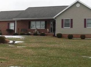 960 Newport Dr, Zanesville, OH 43701