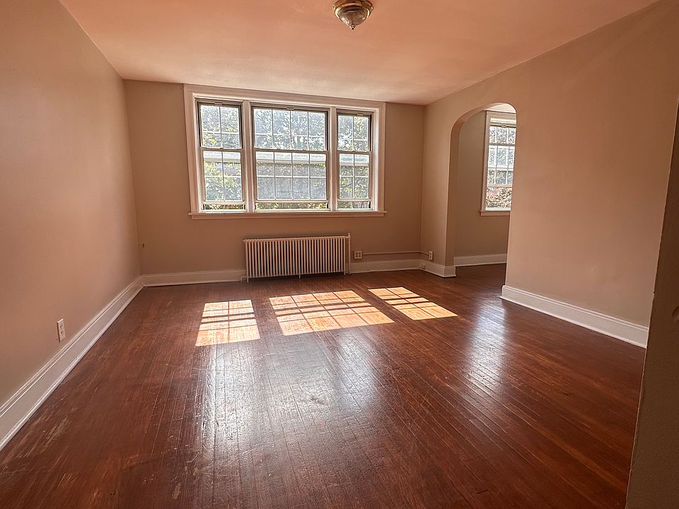 1st image of 15 Hodge Ave APT 3