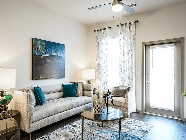 The Grand at Manor Apartments — Photo 40