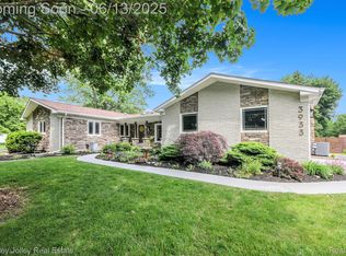 3933 Van Amberg Rd, Brighton, MI 48114