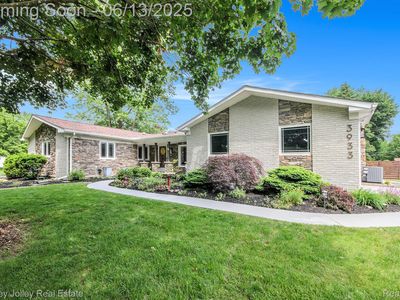 3933 Van Amberg Rd, Brighton, MI, 48114