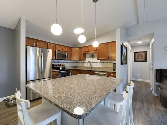 4th image of 7176 Robinwood Ct