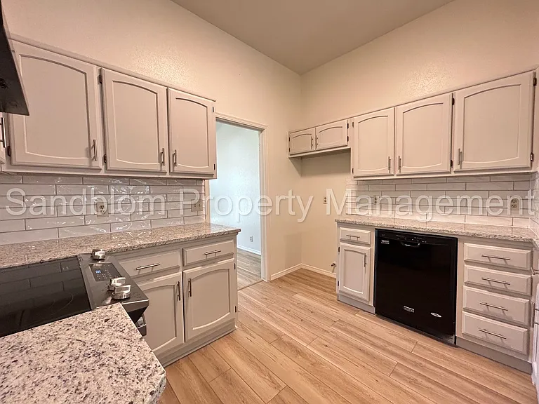 8928 E 87th Pl — Photo 10