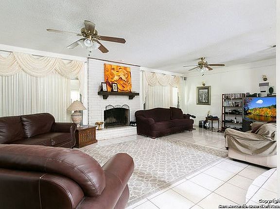 4th image of 4210 Sylvanoaks Dr