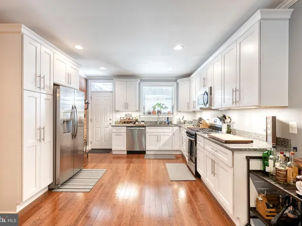 8 S Potomac St, Baltimore, MD 21224