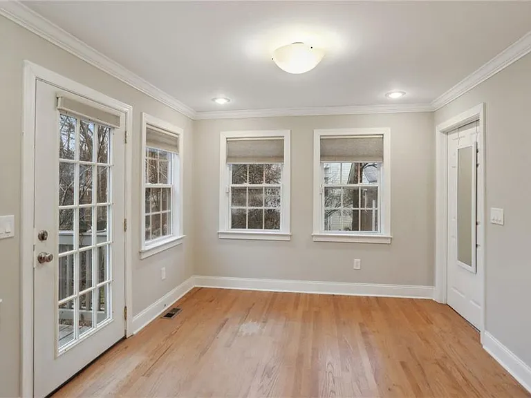 99 Bates Ave NE — Photo 16