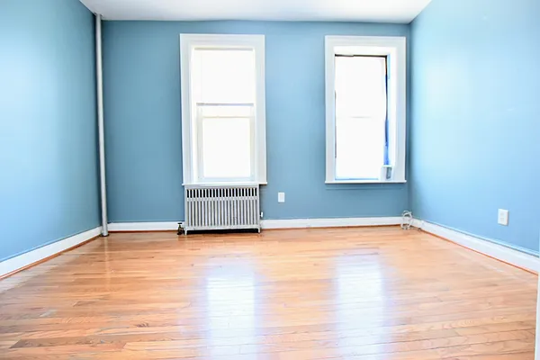 Rented by Dakis Group LLC | media 12