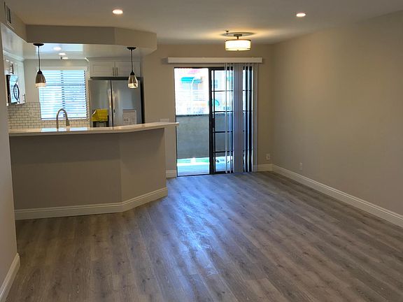 2nd image of 425 S Stoneman Ave #101