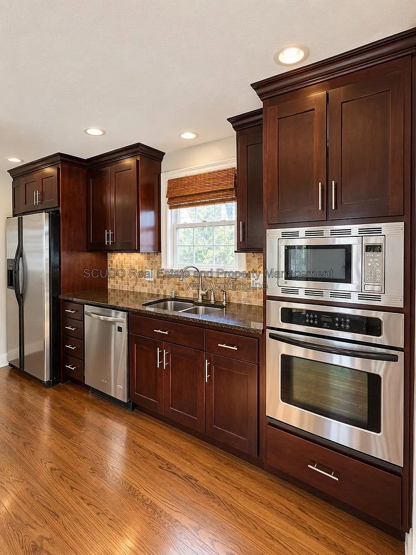 2 bed, 2.5 bath, 1500 sqft, $1,995 — Photo 4