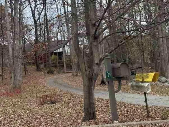 29 Dogwood Trl, Stockholm, NJ 07460