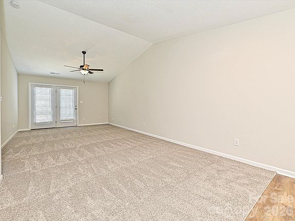 4th image of 2013 Pin Oak Pl