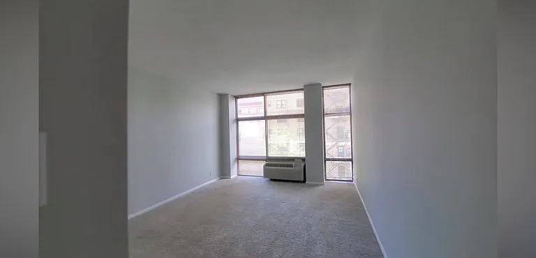 70 E Scott St — Photo 9