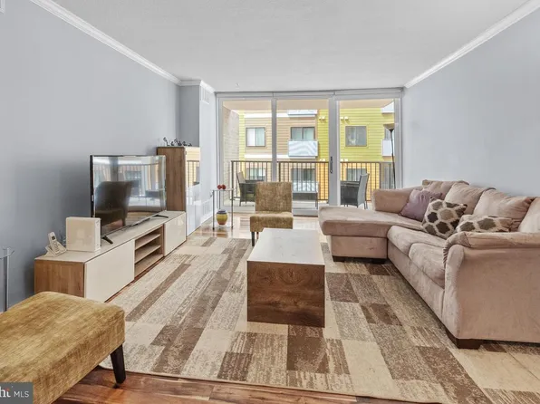 4 Monroe St, Rockville, MD