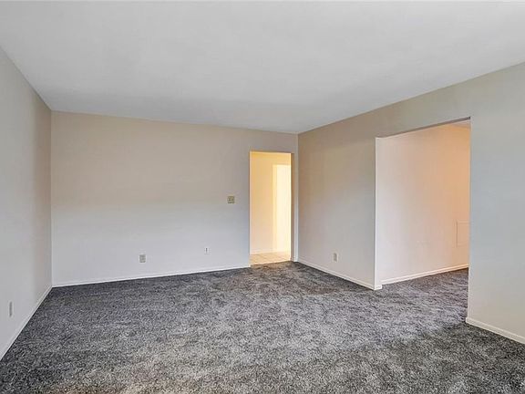 4th image of 8734-8736 Shadycreek Dr
