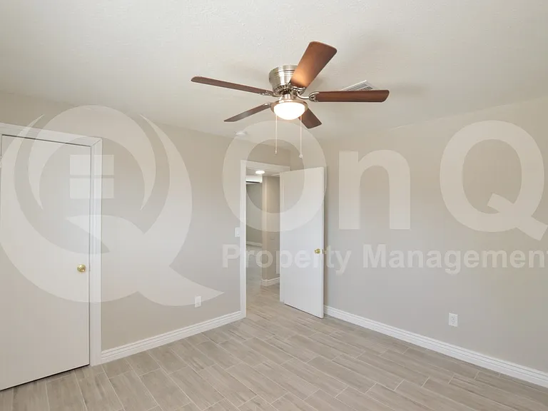 4044 W Burgess Ln — Photo 14