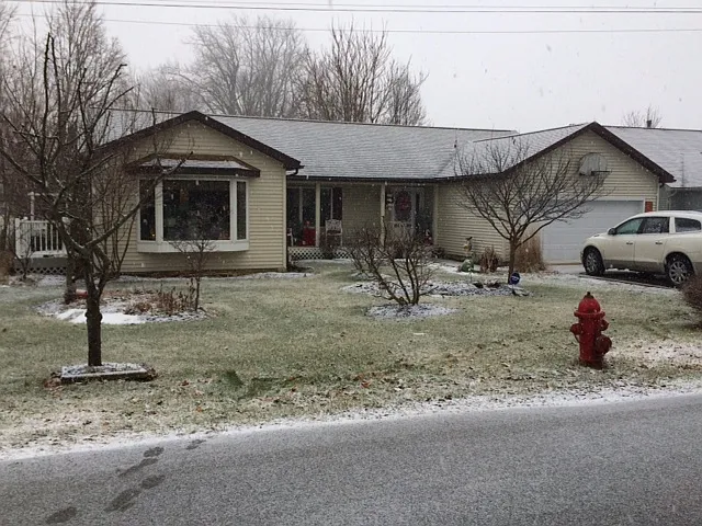 425 Sidney St photo 1