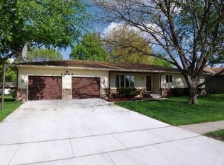 2828 N Wyoming Ave, Fremont, NE 68025