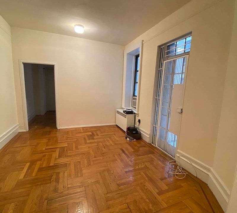 1st image of 401 W End Ave #4AR