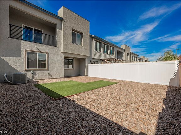 4th image of 1048 Gabriela Ridge Ln