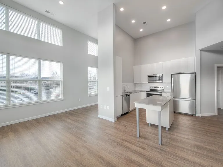 17' ceilings (in select apartments)