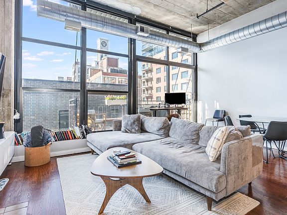 5th image of 843 W Adams St APT 611