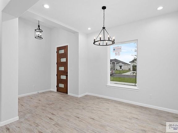 2nd image of 216 Janet Cir N