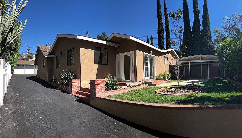 1st image of 2707 Altura Ave