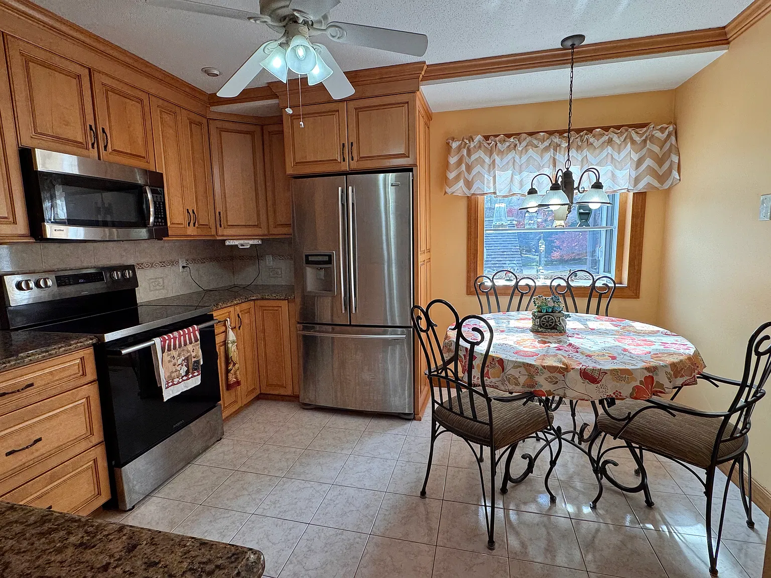 2 bed, 2.5 bath, 1316 sqft, $2,650 — Photo 4