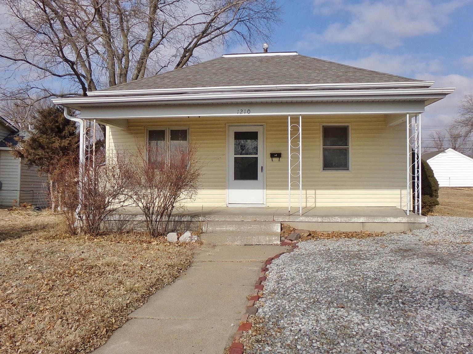 1210 Bell St Beatrice NE 68310 Zillow