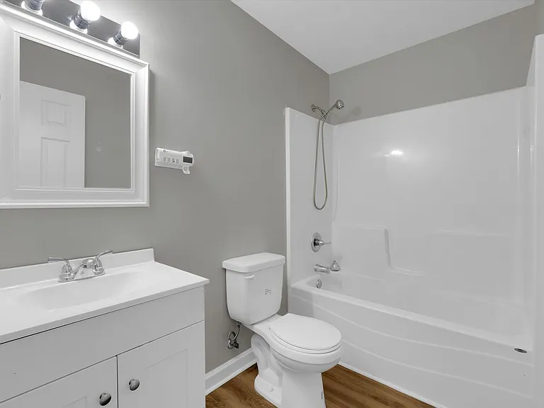 Cedar Chase Apartments — Photo 39