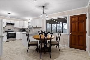 3rd image of 218 Alpine Dr