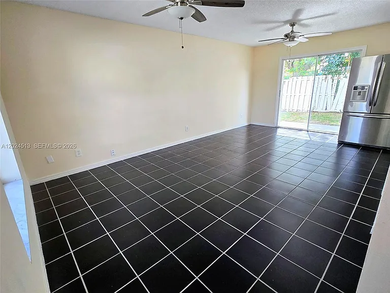 854 SW 8th Pl — Photo 7